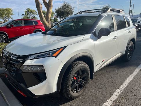 Certified 2026 Nissan Rogue SV AWD/4WD image 1