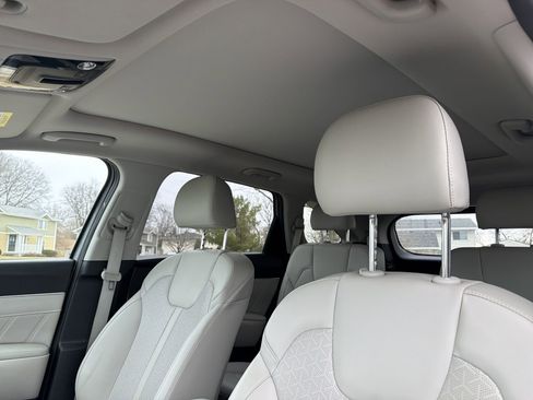 Used 2023 Kia Sorento SX image 25