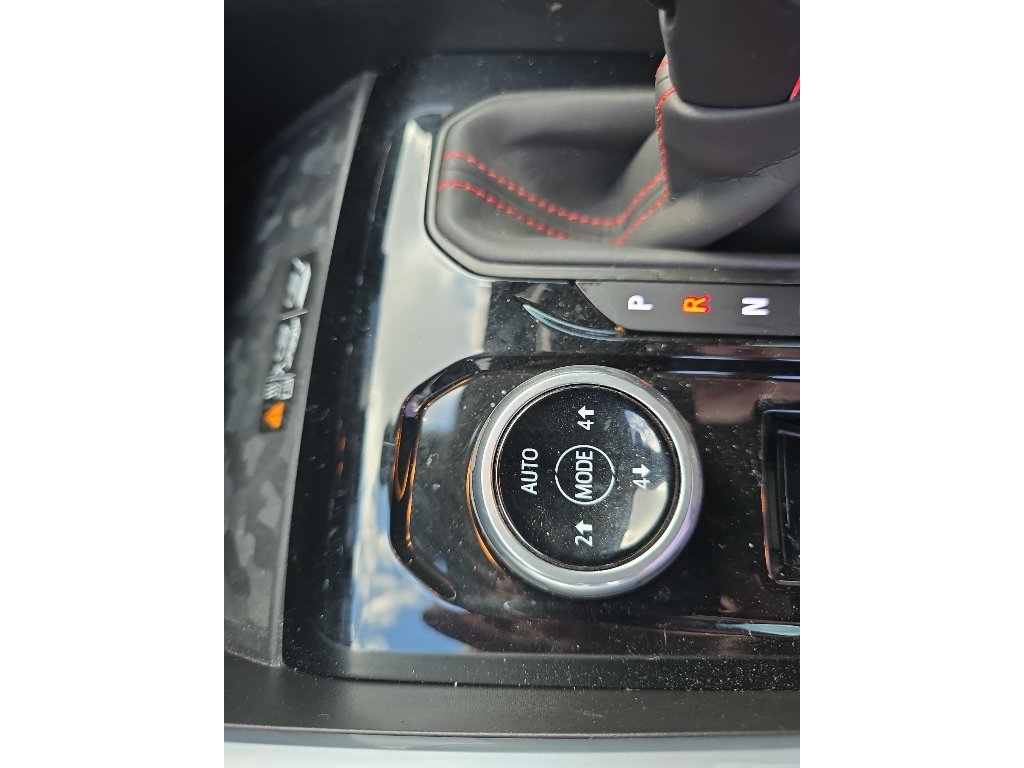 Used 2024 Chevrolet Colorado Z71 w/ Z71 Convenience Package 2 AWD/4WD image 23