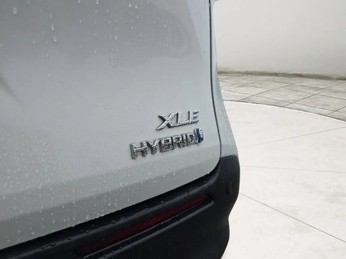 Used 2021 Toyota Sienna XLE FWD image 39