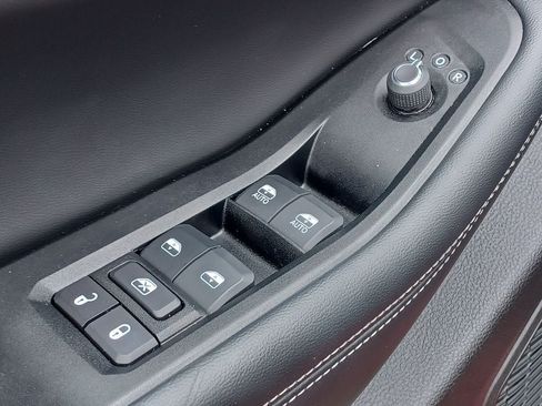 Used 2024 Jeep Grand Cherokee Laredo X w/ Luxury Tech Group I AWD/4WD image 8