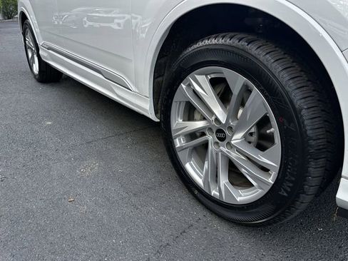 Used 2022 Audi Q7 3.0T Premium Plus w/ Premium Plus Package AWD/4WD image 11