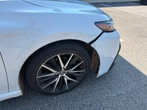 Used 2023 Toyota Camry SE FWD image 2