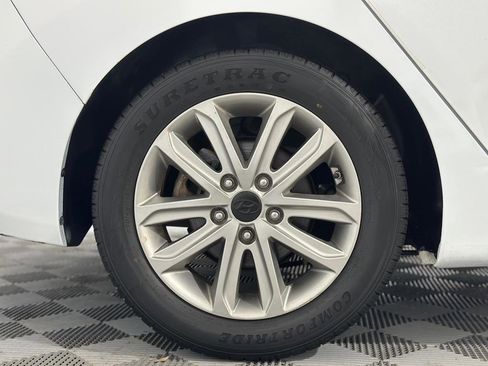 Used 2016 Hyundai Elantra SE w/ Option Group 02 FWD image 35