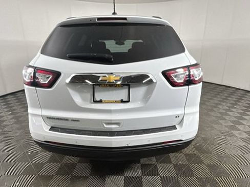 Used 2017 Chevrolet Traverse LT w/ Style and Technology Package AWD/4WD image 3