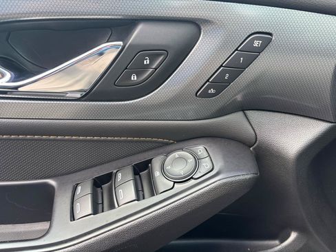 Used 2020 Chevrolet Traverse Premier AWD/4WD image 17