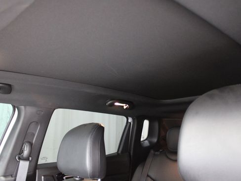 Used 2025 Jeep Compass Latitude w/ Sun & Sound Group image 31