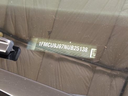 Used 2022 Ford Escape Titanium image 33