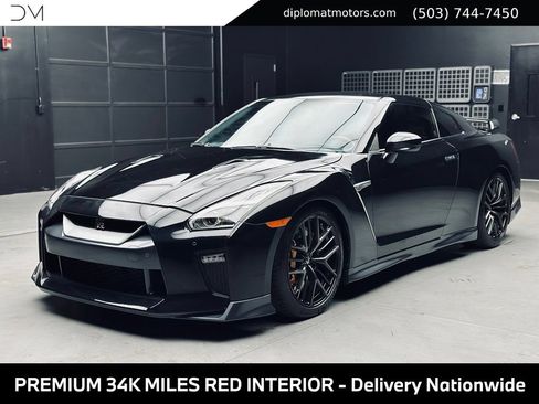 Used 2018 Nissan GT-R Premium w/ Premium Interior Package AWD/4WD image 1