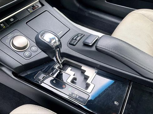 Used 2013 Lexus ES 300h image 16