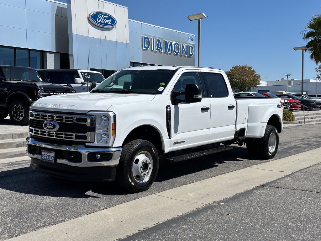 Used 2024 Ford F350 XLT AWD/4WD image 2