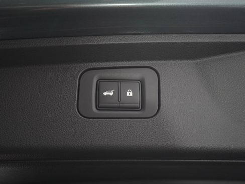Certified 2025 Nissan Armada SL w/ Captain's Chari Seat Package AWD/4WD image 12