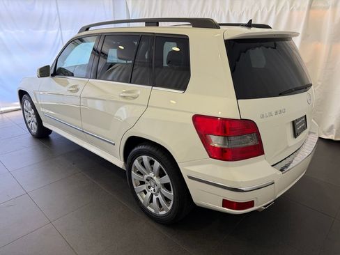 Used 2011 Mercedes-Benz GLK 350 4MATIC image 3