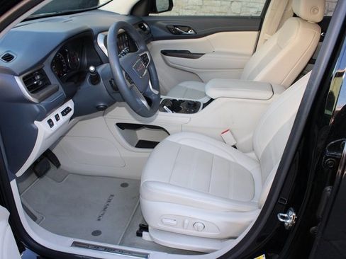 Used 2023 GMC Acadia Denali w/ Black Diamond Edition image 17