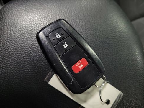 Used 2024 Toyota RAV4 XLE AWD/4WD image 15