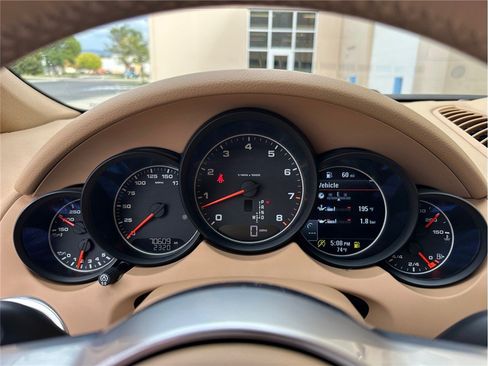 Used 2017 Porsche Cayenne Platinum Edition AWD/4WD image 25
