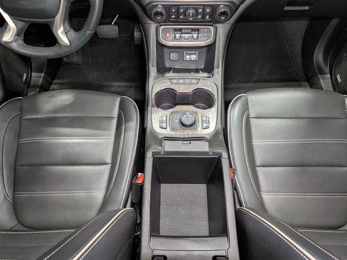 Used 2023 GMC Acadia Denali AWD/4WD image 20