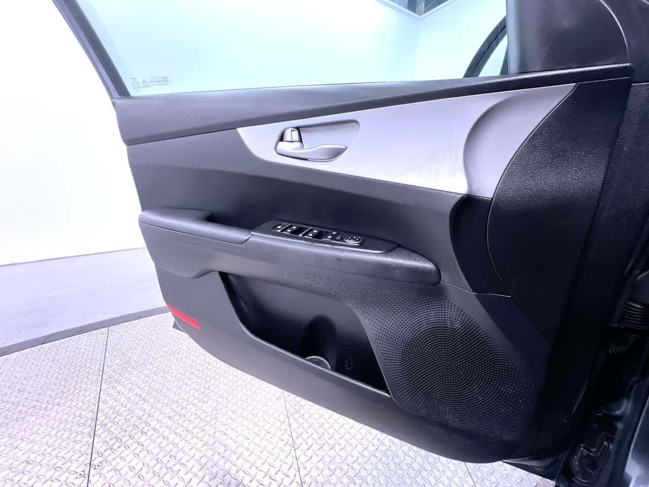 Used 2023 Kia Forte LXS w/ LXS Technology Package FWD image 32
