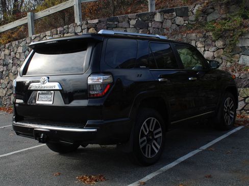 Used 2015 Toyota 4Runner Limited AWD/4WD image 9