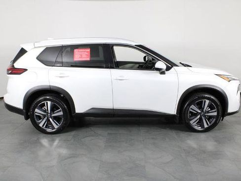 Certified 2024 Nissan Rogue SL w/ SL Premium Package FWD image 15