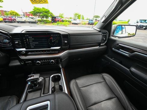 Used 2022 GMC Sierra 1500 SLT w/ SLT Convenience Package AWD/4WD image 33