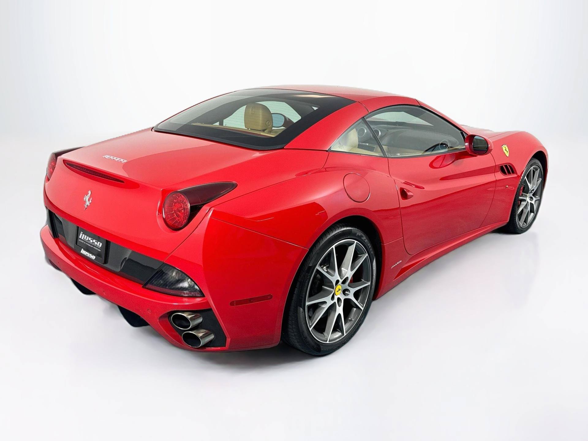 Used 2010 Ferrari California RWD image 59