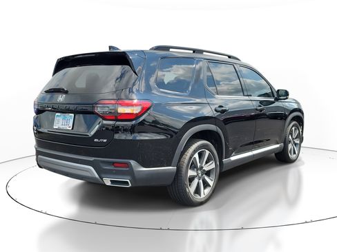 Used 2024 Honda Pilot Elite image 4