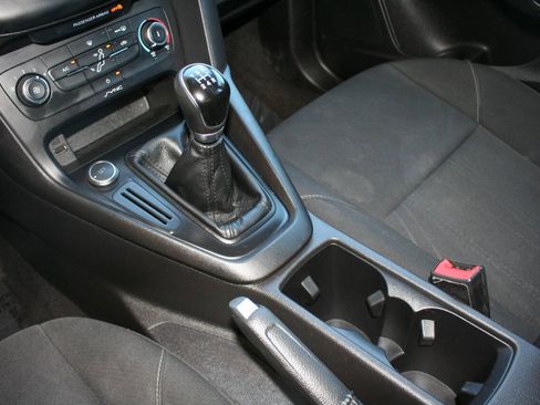 Used 2017 Ford Focus S FWD image 18