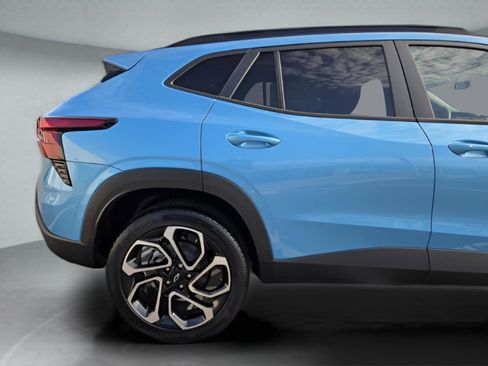 New 2026 Chevrolet Trax RS w/ Sunroof Package image 26