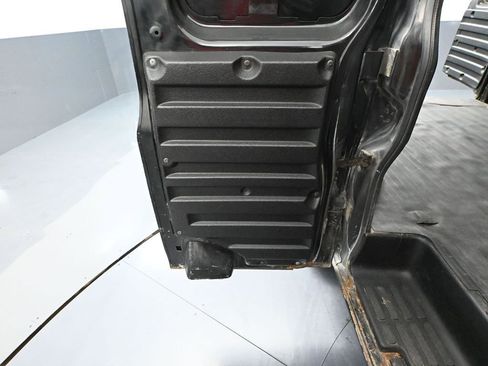 Used 2018 GMC Savana 2500 image 35