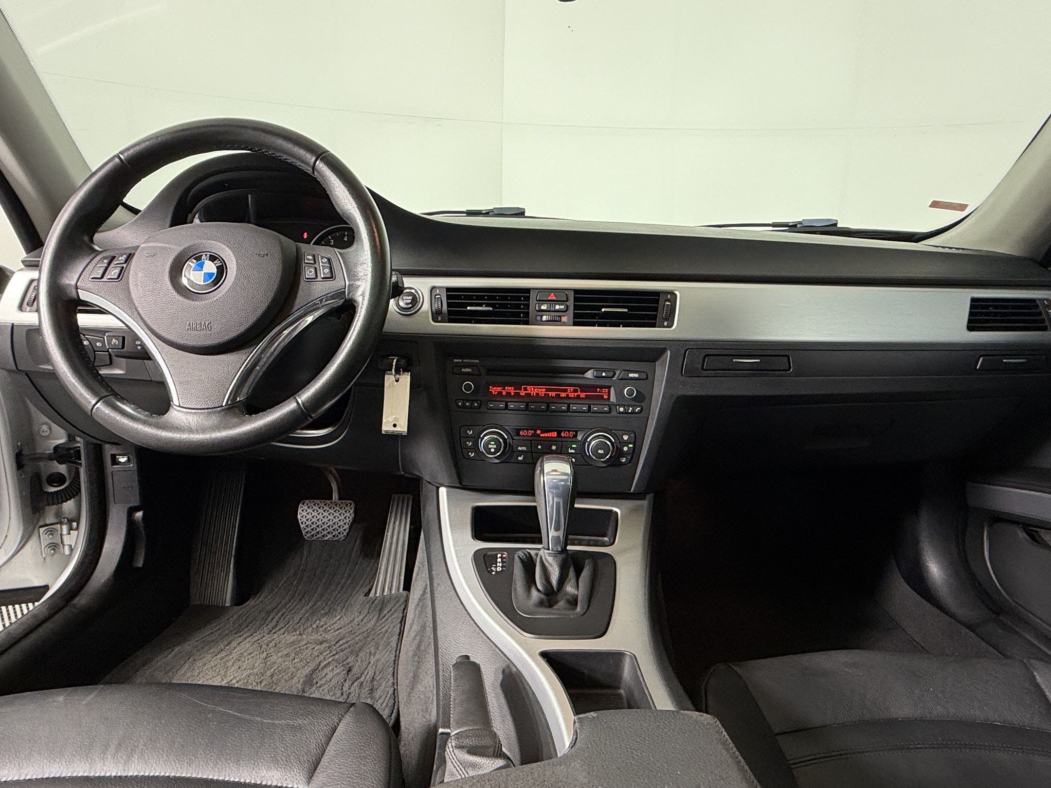 Used 2011 BMW 328i Coupe RWD image 15