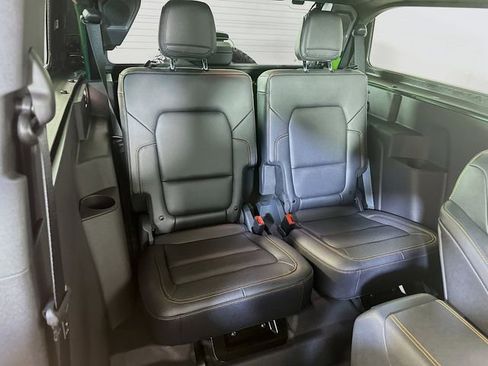 Used 2024 Ford Bronco Badlands w/ Sasquatch Package AWD/4WD image 17