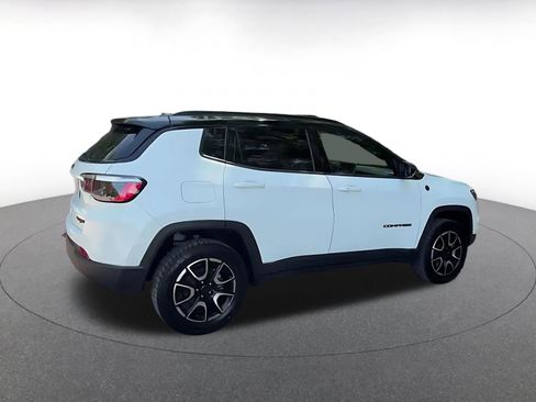Used 2025 Jeep Compass Trailhawk AWD/4WD image 15
