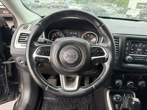 Used 2017 Jeep Compass Latitude AWD/4WD image 28