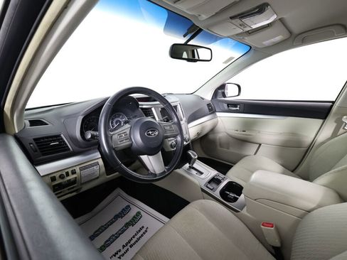 Used 2010 Subaru Outback 2.5i Premium image 10