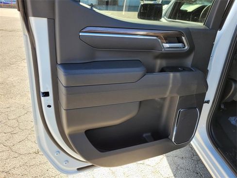 New 2026 Chevrolet Silverado 1500 LT w/ Z71 Off-Road Package image 9