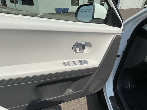 Certified 2024 Hyundai Ioniq 5 SEL RWD image 17