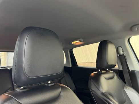 Used 2018 Jeep Compass Latitude image 15