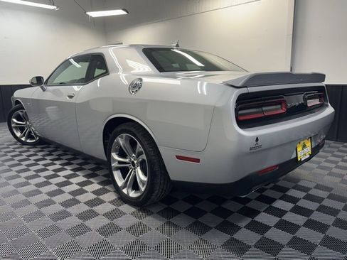 Used 2022 Dodge Challenger R/T image 4