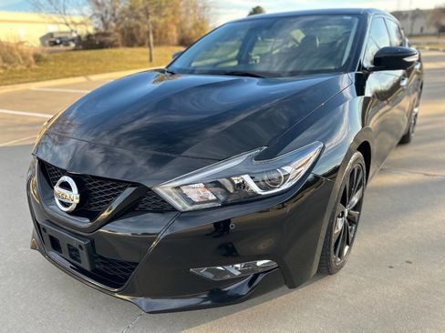 Used 2018 Nissan Maxima SR w/ Midnight Edition image 2