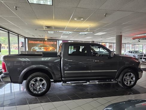 Used 2017 RAM 1500 Laramie w/ Convenience Group AWD/4WD image 5