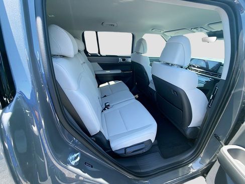 New 2026 Hyundai Santa Fe SE FWD image 19