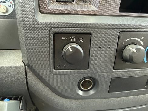 Used 2006 Dodge Ram 3500 Truck SLT AWD/4WD image 14