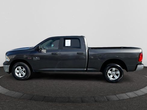 Used 2020 RAM 1500 Classic SLT image 2
