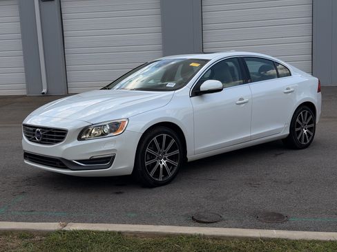 Used 2017 Volvo S60 T5 Inscription Platinum FWD image 7