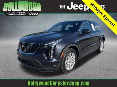 Used 2023 Cadillac XT4 Luxury w/ Cold Weather Package FWD image 1