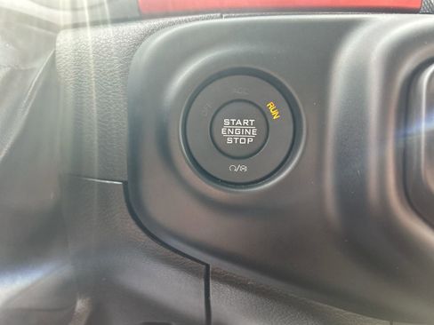 Used 2023 Jeep Gladiator Rubicon w/ LED Lighting Group AWD/4WD image 18