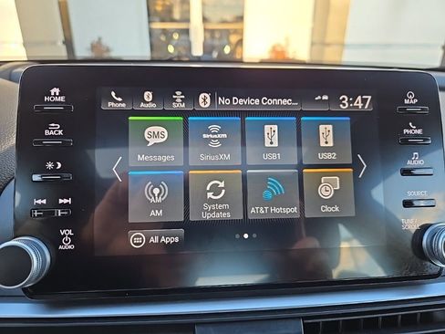 Used 2018 Honda Accord Touring image 30