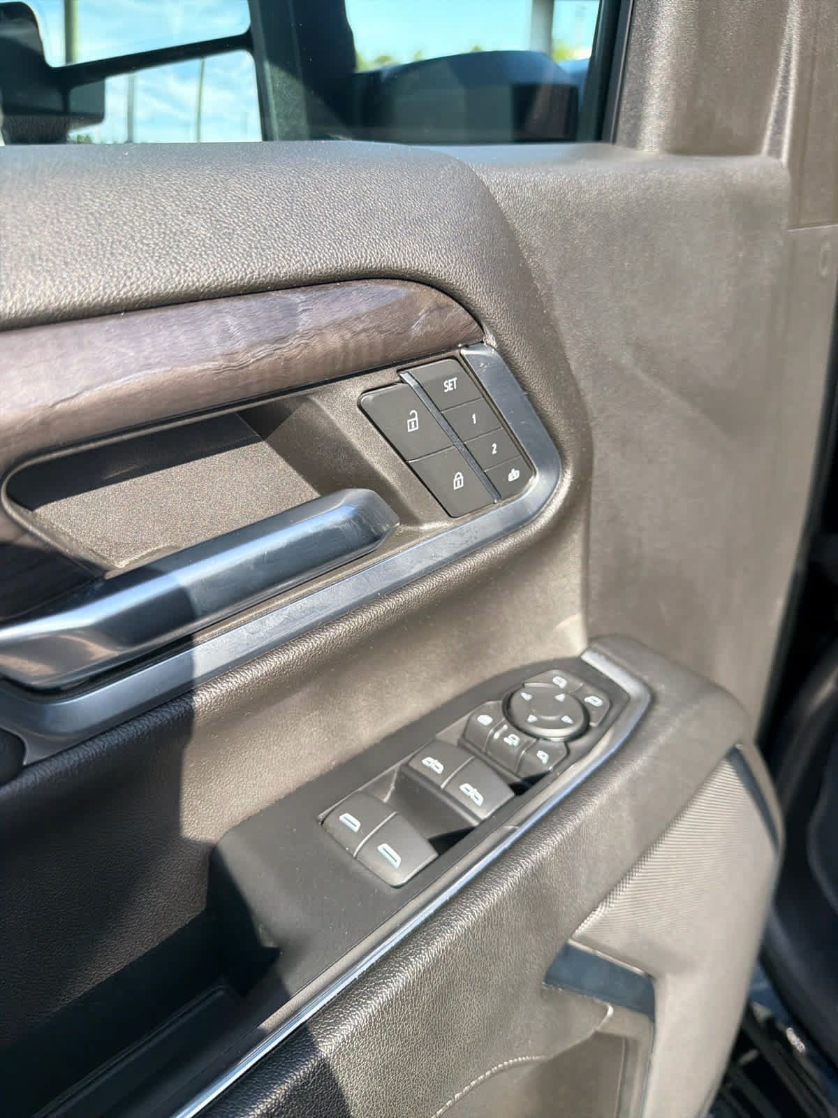 Used 2024 Chevrolet Silverado 2500 LTZ RWD image 19