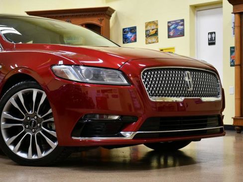 Used 2019 Lincoln Continental Select w/ Continental Climate Package image 3